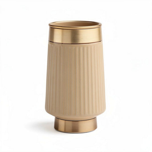 Vase en céramique beige avec finition dorée 10 x 10 x 20cm